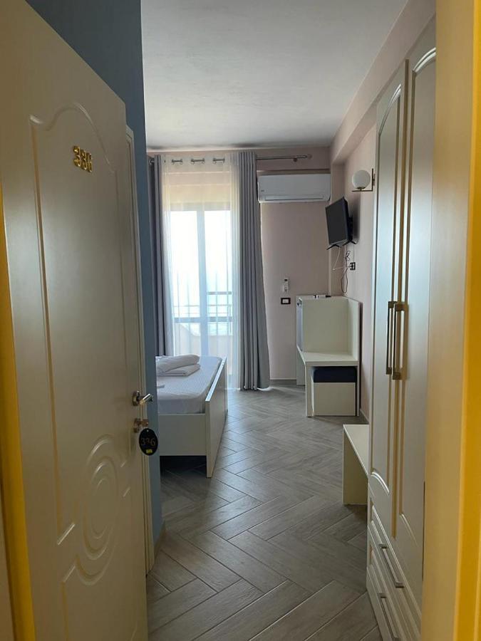 Hotel Ferrara ドゥラス エクステリア 写真